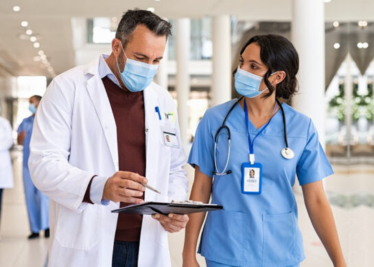 Unicred e USP firmam acordo para bolsas a estudantes de medicina