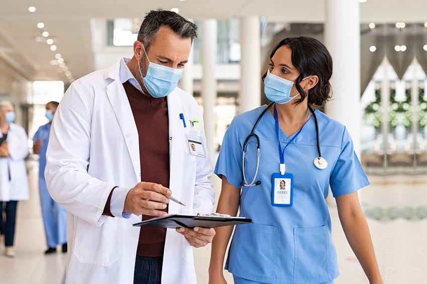 Unicred e USP firmam acordo para bolsas a estudantes de medicina